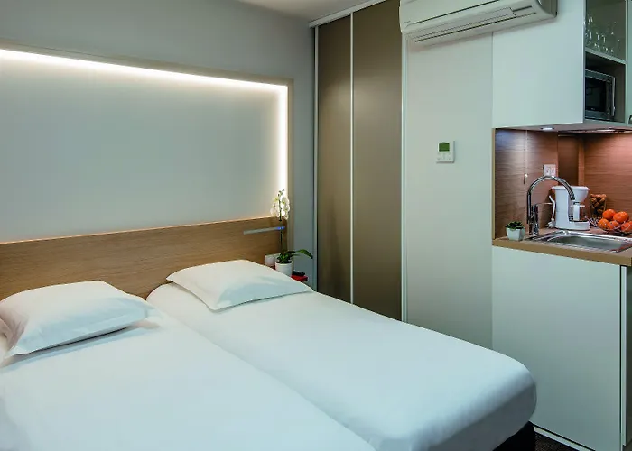 Aparthotel Appart'city Confort Chartrons 3*